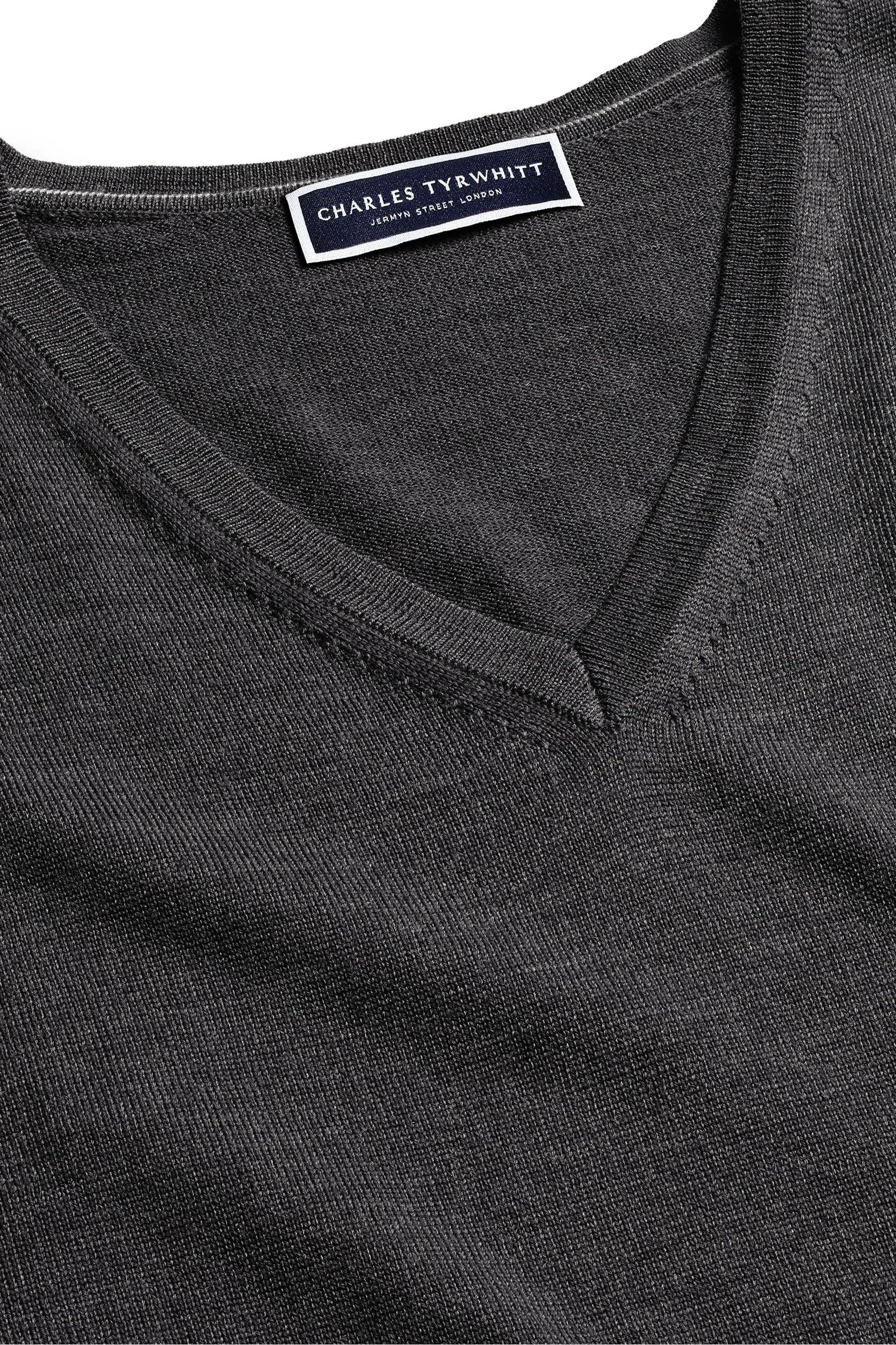 Charles Tyrwhitt - Maglia in puro lana merino con scollo a V