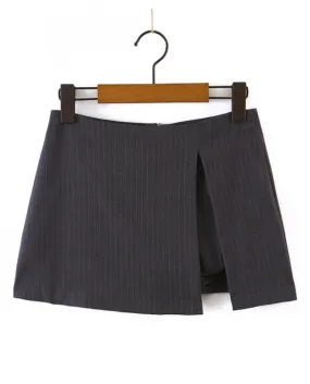 Gonna a vita bassa  estiva 2022 con pantaloncini foderati con spacco sul fondo a righe mini short skater grigio