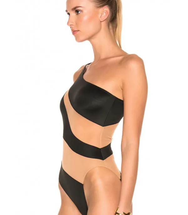 Monokini twist