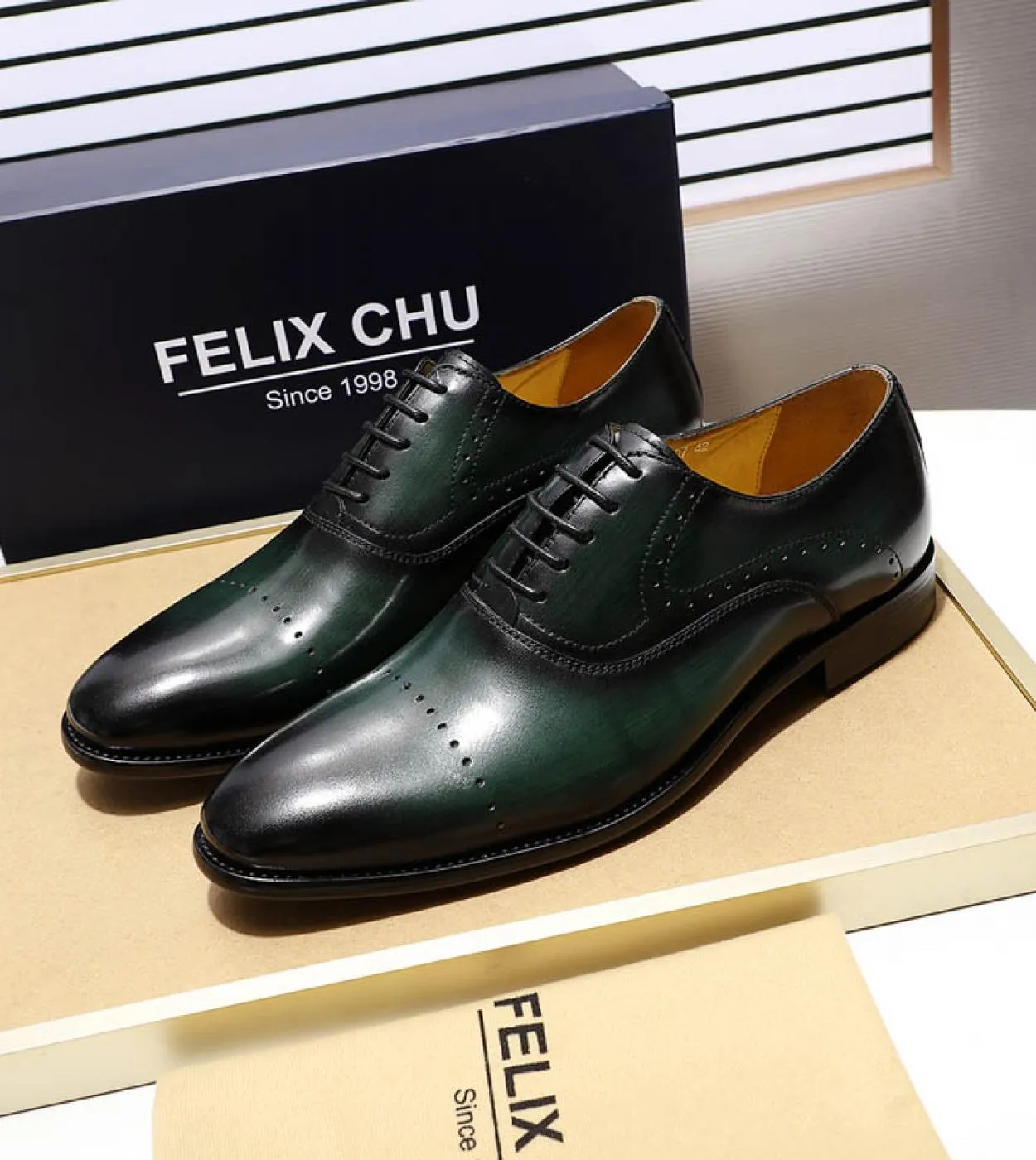Scarpe da uomo brogue oxford di lusso Scarpe eleganti in vera pelle Stringate Nero Marrone Verde Festa di nozze Uomo formale da
