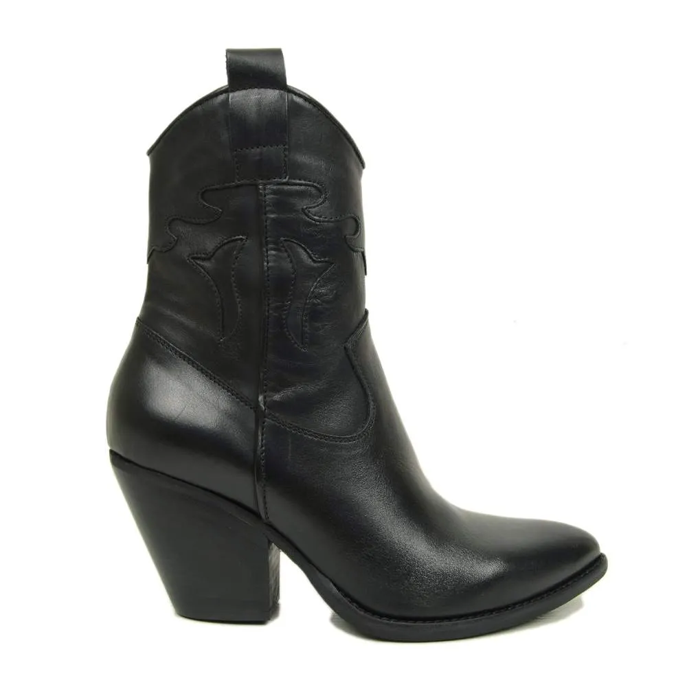 Stivaletti Texani Donna in Pelle Nera Ricamati con Zip