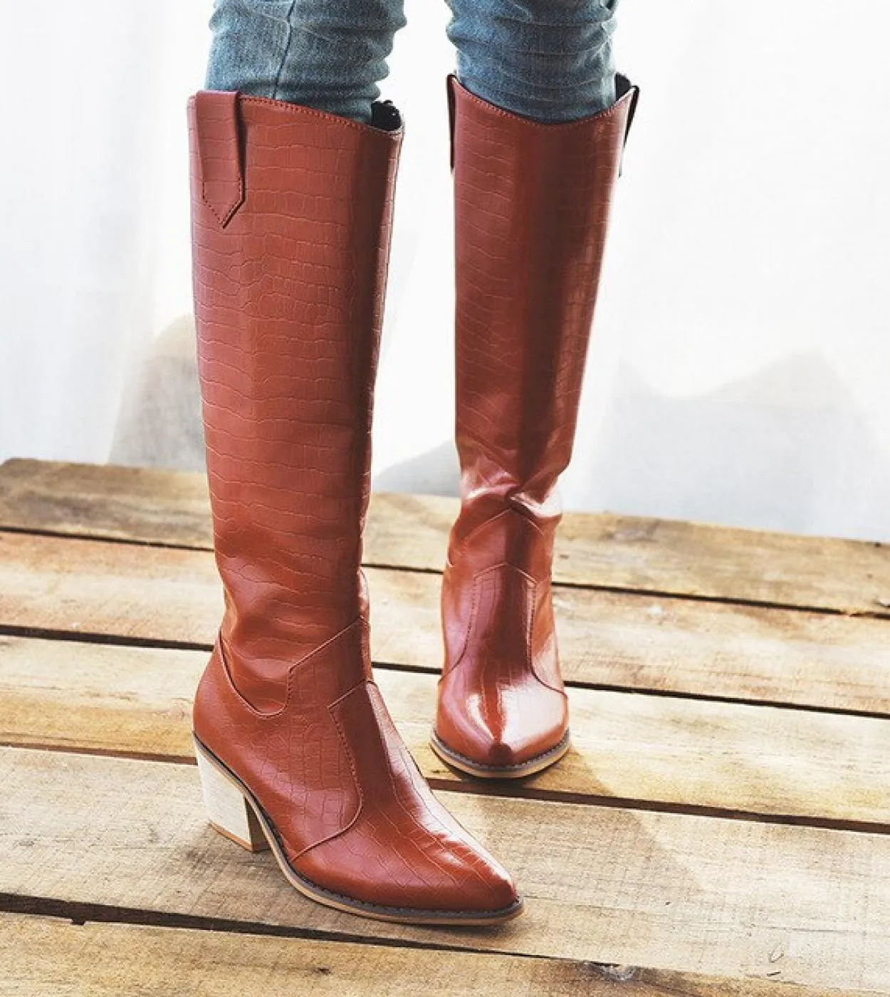 Stivali da donna Stone Pattern Stivali da cowgirl western da cowboy 2022 Stivali da cavaliere a metà polpaccio con tacco a punta